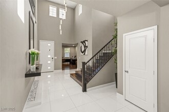 338 Azar Swan Ave in Las Vegas, NV - Building Photo - Building Photo