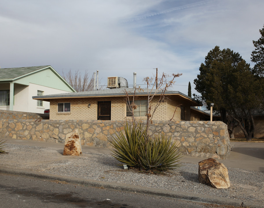 3231 Frankfort Ave in El Paso, TX - Building Photo