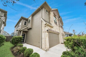 1522 Crystal Stream Dr in Sienna, TX - Building Photo - Building Photo