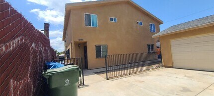 2022 E 74th St in Los Angeles, CA - Building Photo - Building Photo