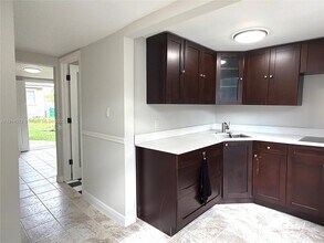 1350 SW 13th St in Miami, FL - Building Photo - Building Photo