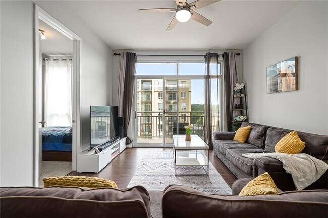 property at 711 Cosmopolitan Dr NE
