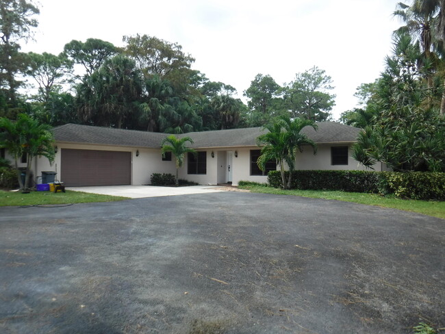 property at 401 Woodside Dr