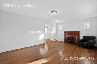 3927 Fairview Dr in Fairfax, VA - Building Photo - Building Photo