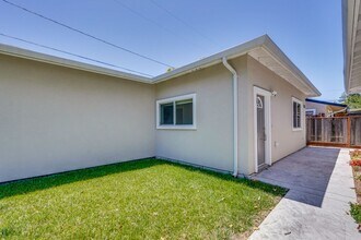 2350 Cabrillo Ave in Santa Clara, CA - Building Photo - Building Photo