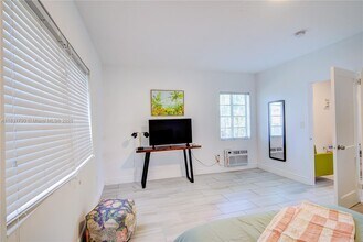855 SW 7th St in Miami, FL - Foto de edificio - Building Photo