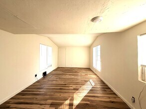 8115 Tolles Dr in North Fort Myers, FL - Building Photo - Building Photo