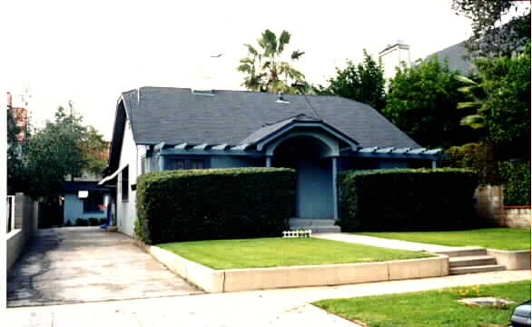 43 N Chester Ave in Pasadena, CA - Building Photo