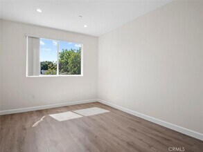 12147 Magnolia Blvd in Los Angeles, CA - Building Photo - Building Photo