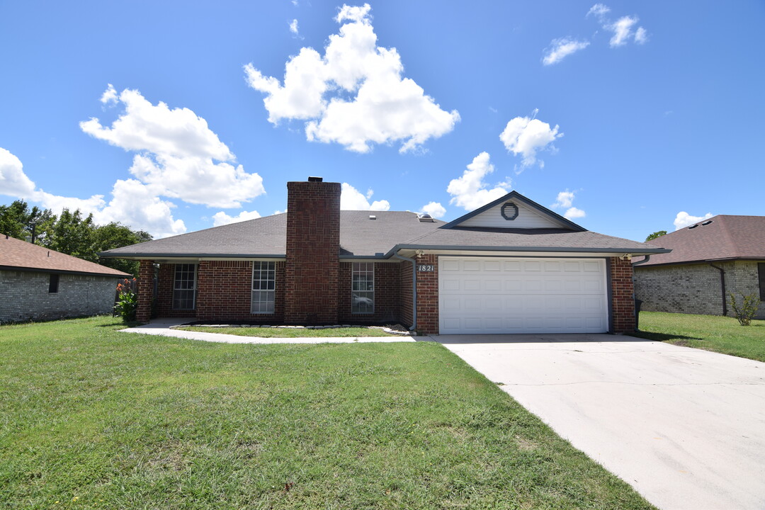 1821 Starlight Dr in Killeen, TX - Building Photo