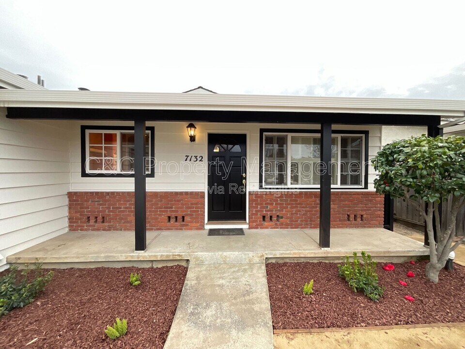 7132 Bark Ln in San Jose, CA - Building Photo