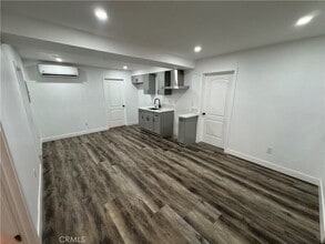 2566 Broadway in Huntington Park, CA - Foto de edificio - Building Photo