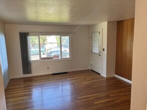 1823 N Nelson St in Spokane, WA - Foto de edificio - Building Photo