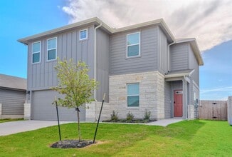 129 Honey Bee Rd in Jarrell, TX - Building Photo - Building Photo