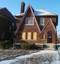 17593 Santa Barbara Dr in Detroit, MI - Building Photo