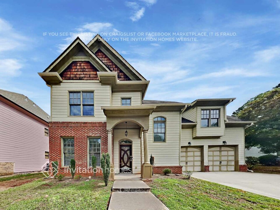 1368 Summer Ln Dr SE in Atlanta, GA - Building Photo