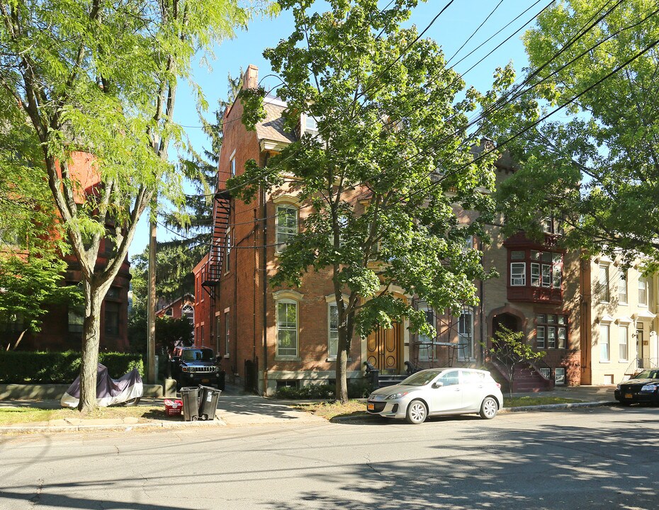 219 Union St in Schenectady, NY - Building Photo