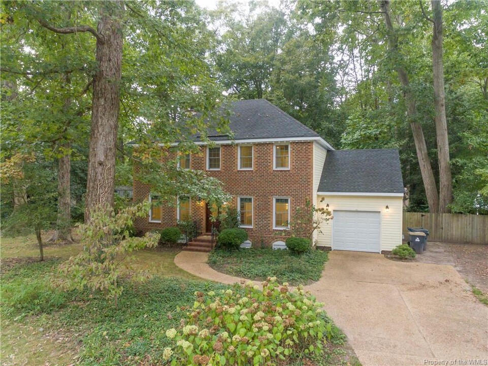 7555 Vincent Dr in Williamsburg, VA - Building Photo