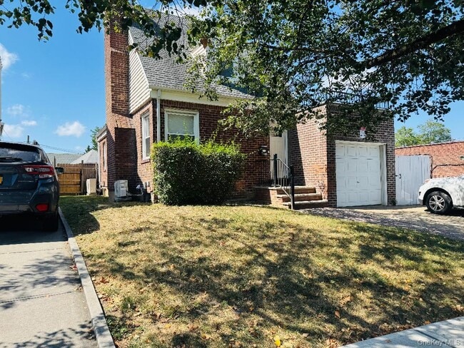 80-12 188th St in Queens, NY - Building Photo - Building Photo