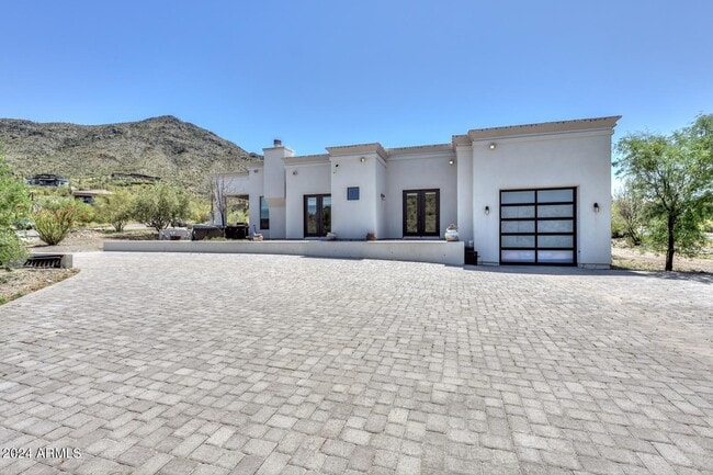 5861 E Cloud Rd in Cave Creek, AZ - Building Photo - Building Photo