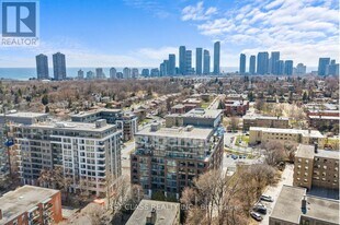 25 Neighbourhood Ln. in Toronto, ON - Building Photo