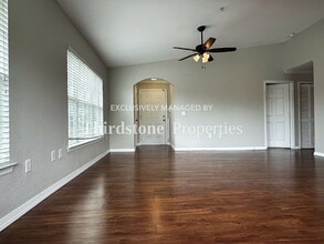 7800 Point Meadows Dr in Jacksonville, FL - Building Photo - Building Photo