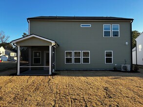 Room in House on Dimaggio Dr in Raleigh, NC - Foto de edificio - Building Photo