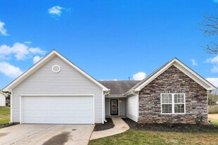 5855 Meadowfield Trace in Flowery Branch, GA - Building Photo