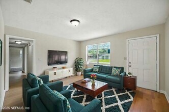 1841 Debutante Dr in Jacksonville, FL - Building Photo - Building Photo