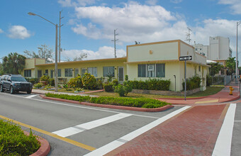 240 84th St in Miami Beach, FL - Foto de edificio - Building Photo