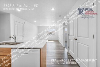 5793 S 5th Ave in Pocatello, ID - Building Photo - Building Photo