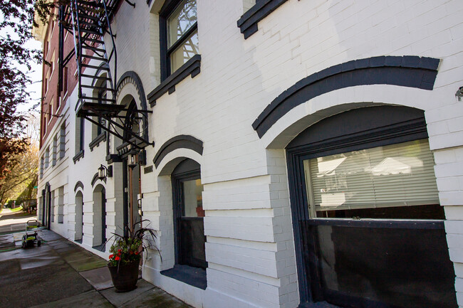 The Benson Apartments in Portland, OR - Building Photo - Building Photo