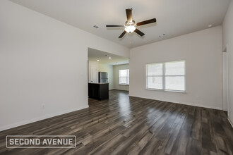 516 Bennie Leonard St in Venus, TX - Building Photo - Building Photo