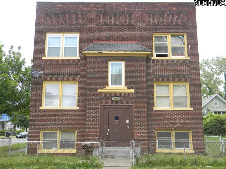 459 E 117th St in Cleveland, OH - Foto de edificio