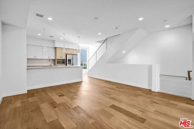 1240 Gordon St in Los Angeles, CA - Building Photo - Building Photo