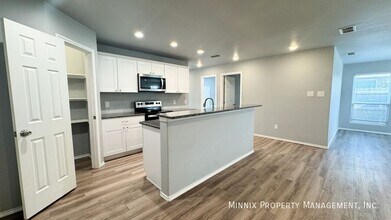 1306 N Colton Ave in Lubbock, TX - Building Photo - Building Photo