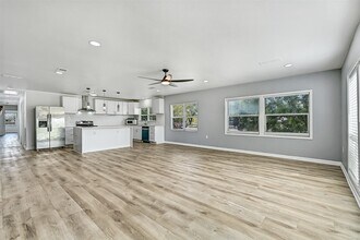 2328 Wimcrest St in Galveston, TX - Building Photo - Building Photo