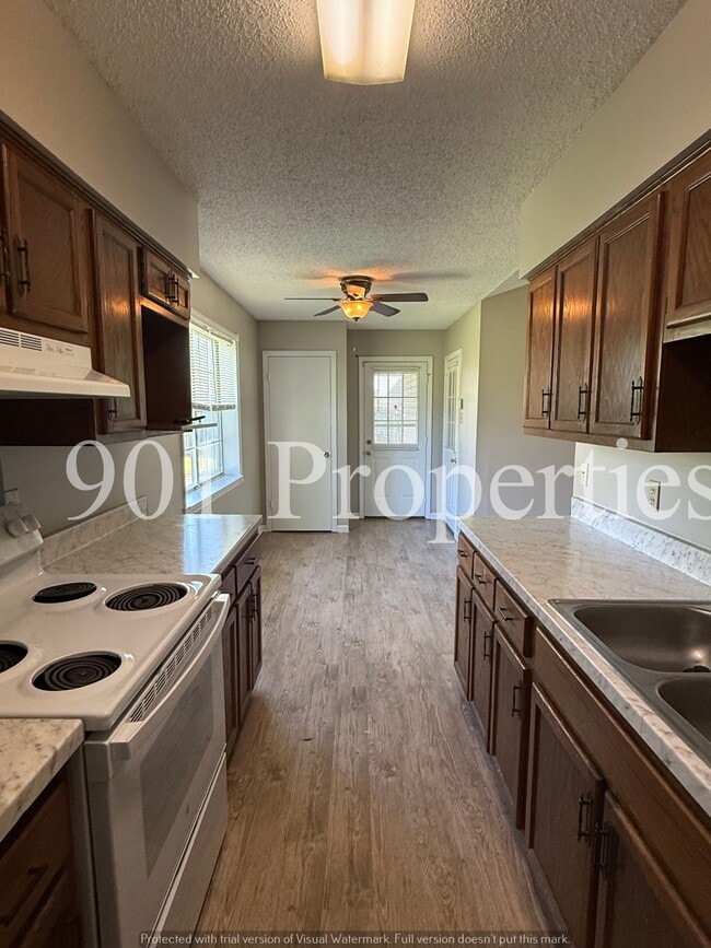 383 Colonial Dr in Marion, AR - Building Photo - Building Photo