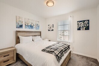 4642 Ingleton Cir in Las Vegas, NV - Building Photo - Building Photo