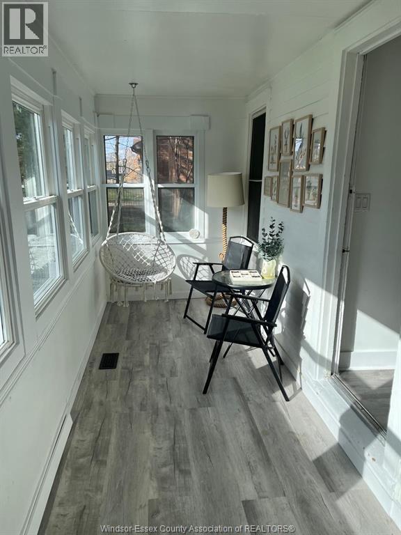 3583 Sandwich St. in Windsor, ON - Foto de edificio - Building Photo