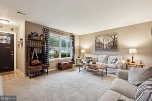 4525 Winding Brook Dr in Bensalem, PA - Building Photo