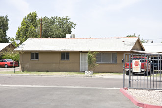 5828 W Rose Ln in Glendale, AZ - Foto de edificio - Building Photo