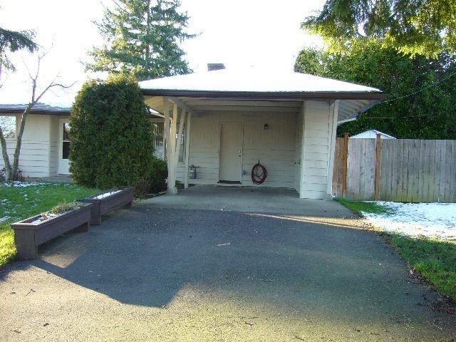 16002 53rd Ave W in Edmonds, WA - Foto de edificio - Building Photo