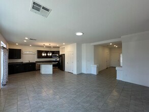 7744 Bellenden St in Las Vegas, NV - Building Photo - Building Photo