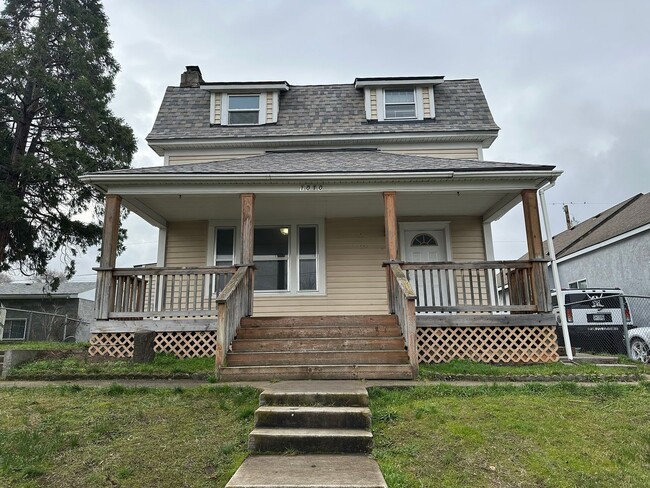 property at 1010 E 8th St