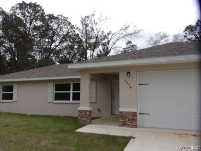 3074 W Bedford Ln in Citrus Springs, FL - Foto de edificio - Building Photo