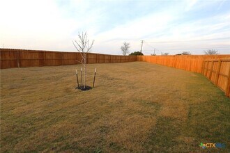107 Levi Ct, Unit B in Copperas Cove, TX - Foto de edificio - Building Photo