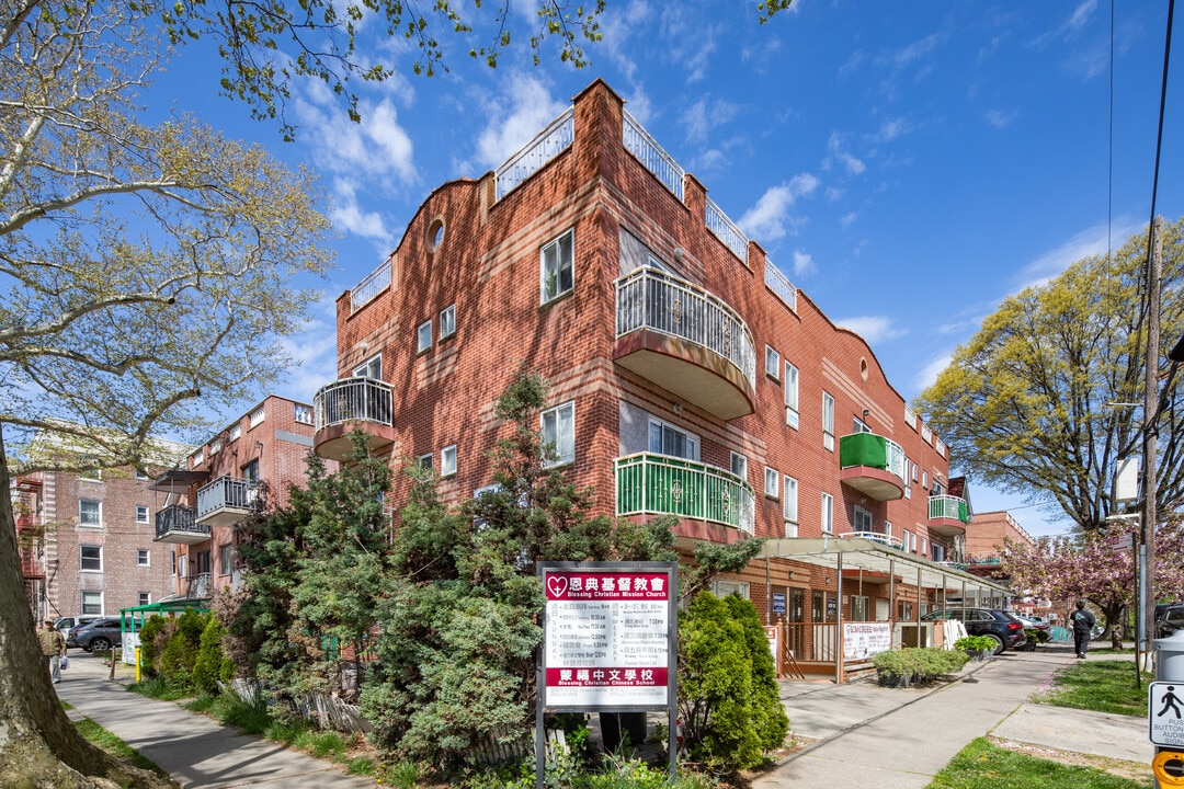 149-23 Sanford Ave in Flushing, NY - Foto de edificio
