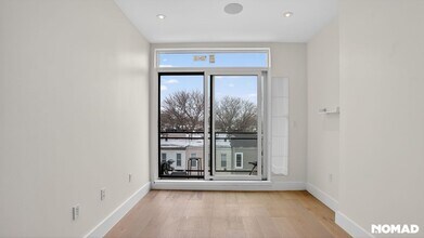 1129 Halsey St in Brooklyn, NY - Foto de edificio - Building Photo