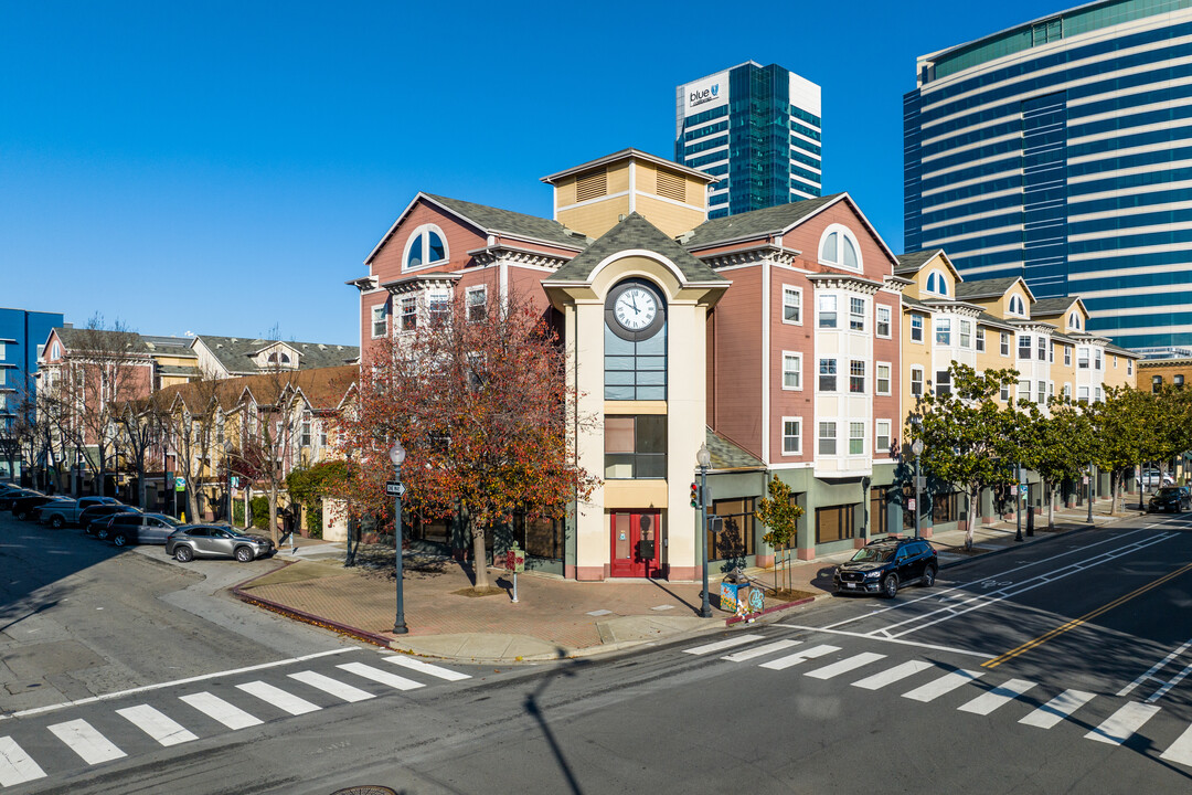 555 10th Street Apartments in Oakland, CA - Building Photo